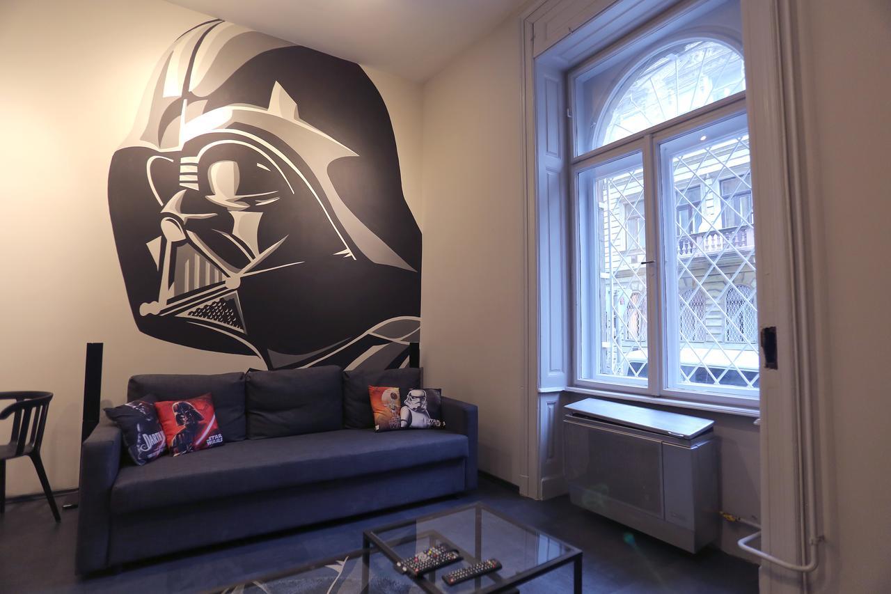 D.Five Galactic Apartment Budapest Esterno foto