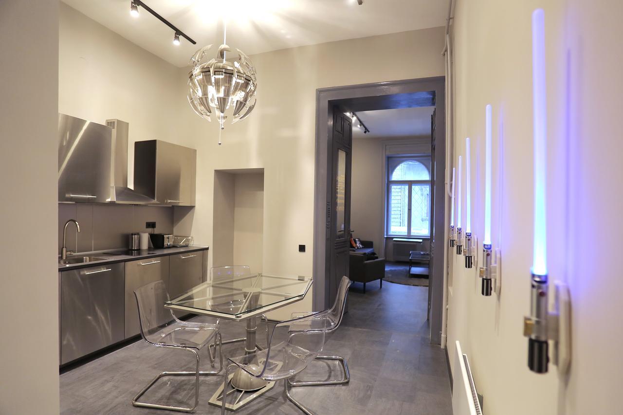 D.Five Galactic Apartment Budapest Esterno foto